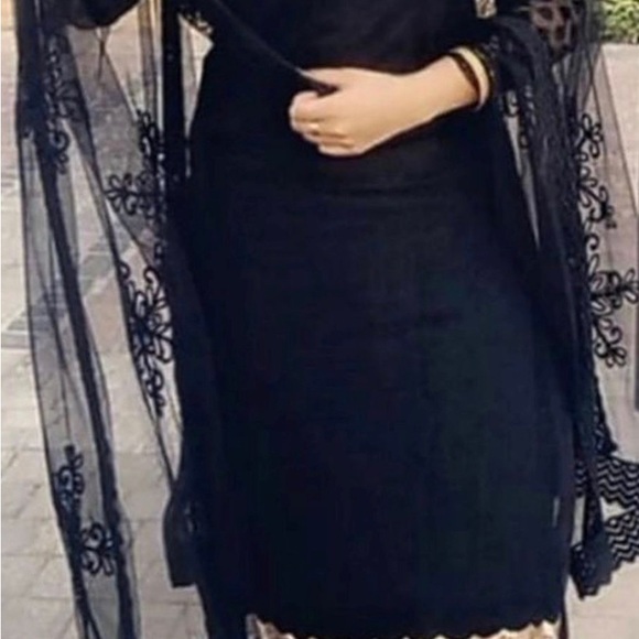 Trending  designer suits - Picture 7 of 14